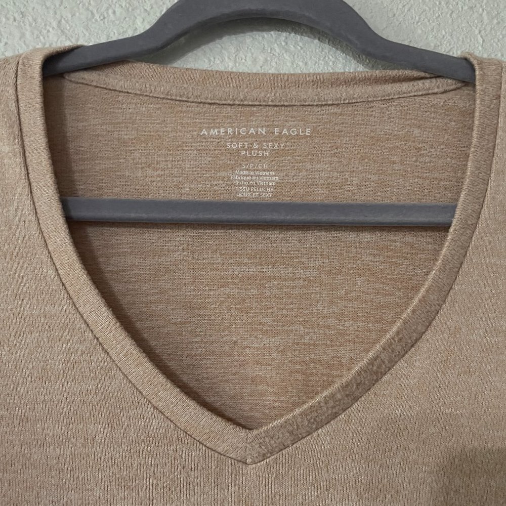 American Eagle Soft and Plush Long Sleeve. Small - Picture 3 of 7